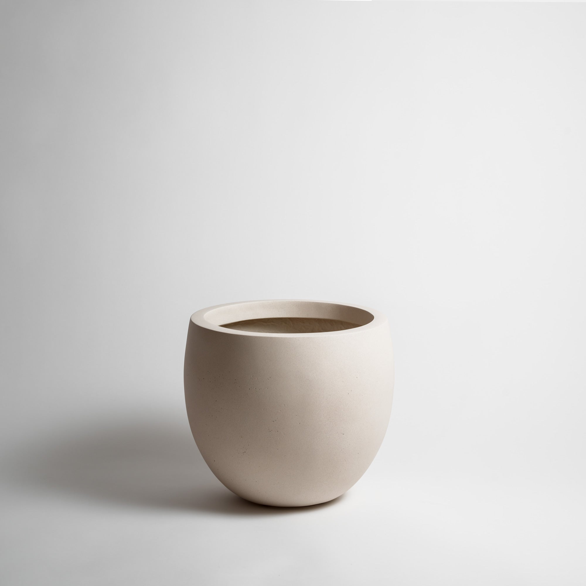 Calyer 34 Large Planter - Image 15