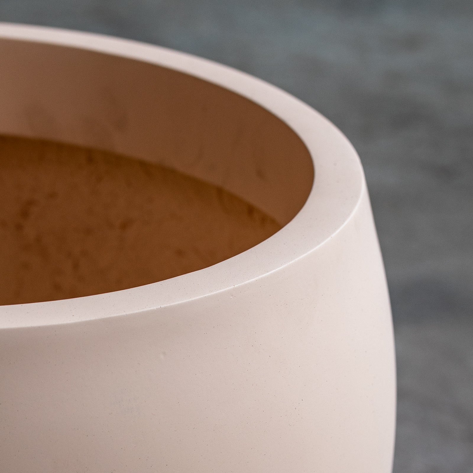 Calyer 34 Large Planter - Image 8